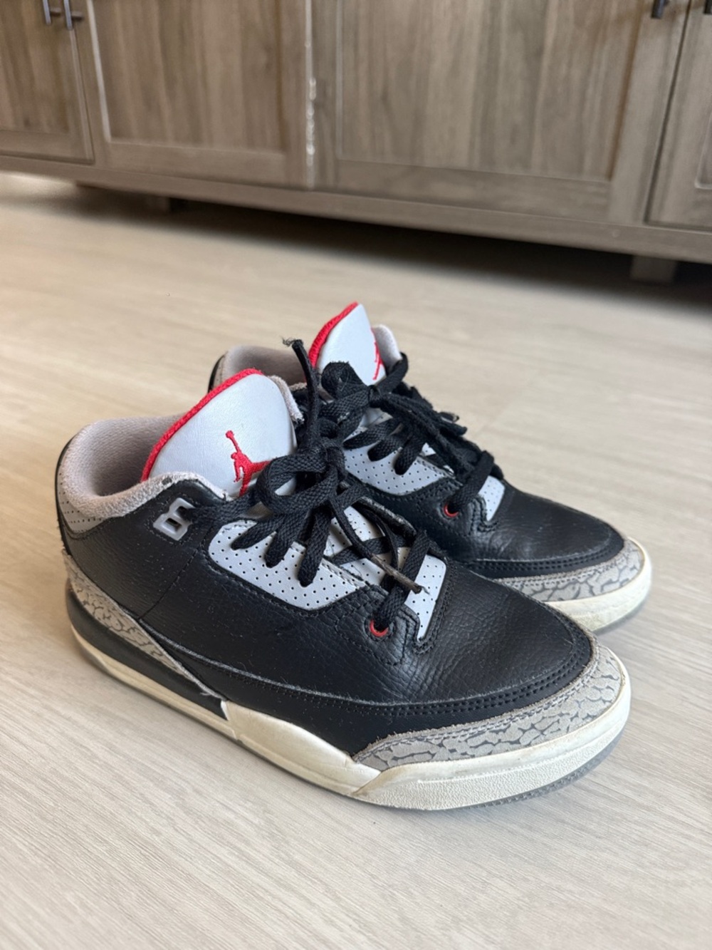 Air Jordan 3 Retro OG Kids Black/Red/Gray Sneakers